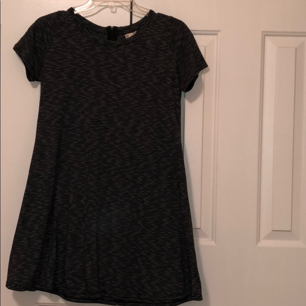 Light stripped black simple dress